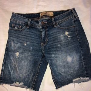 NWT HOLLISTER BOYSHORT JEAN DENIM SHORTS SZ 1 W25